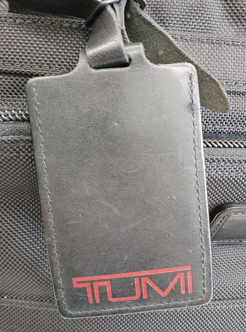 ラゲッジタグにスレ、キズがあります