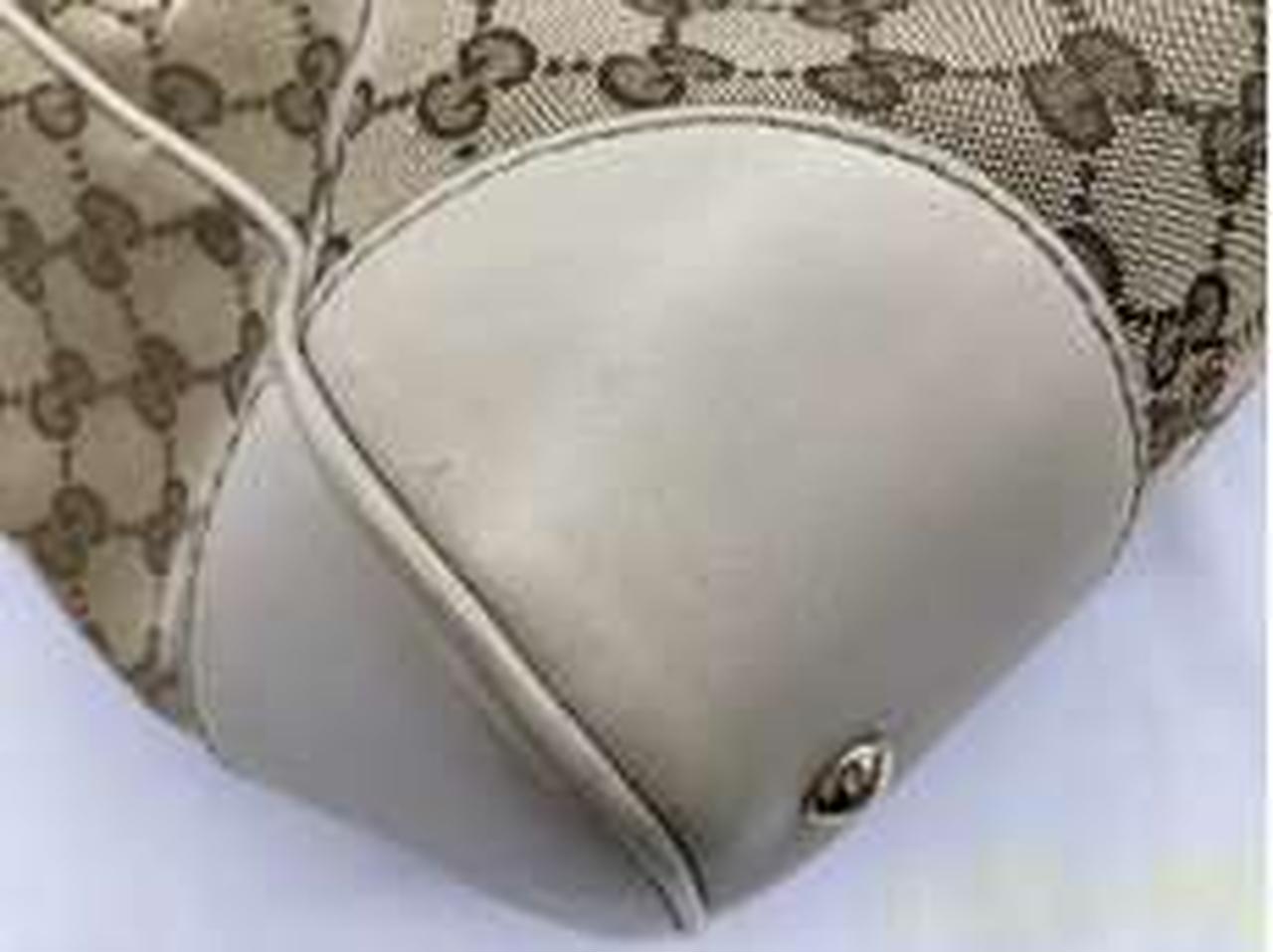 角部分に汚れがあります