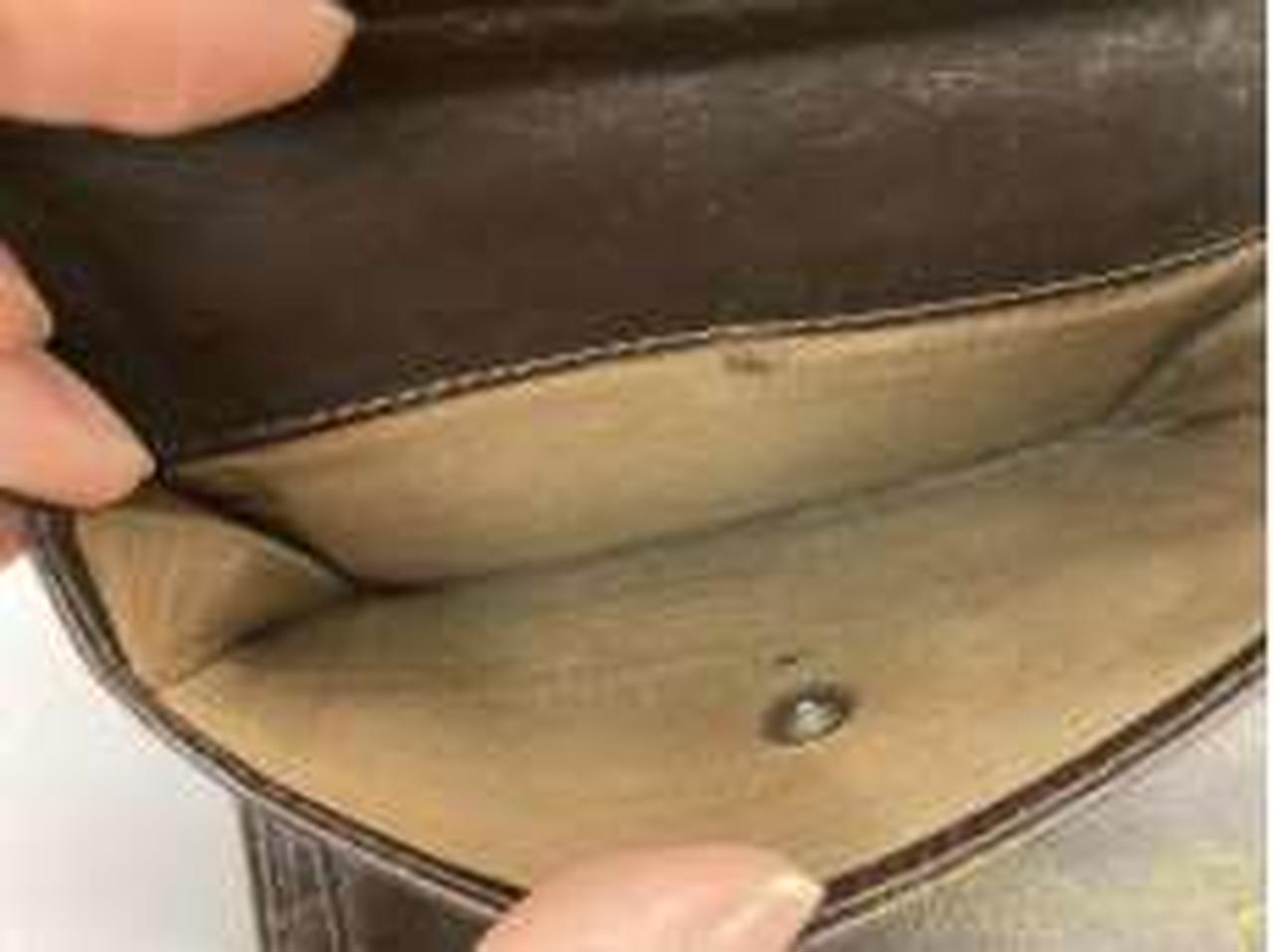 コイン入れ内に汚れがあります