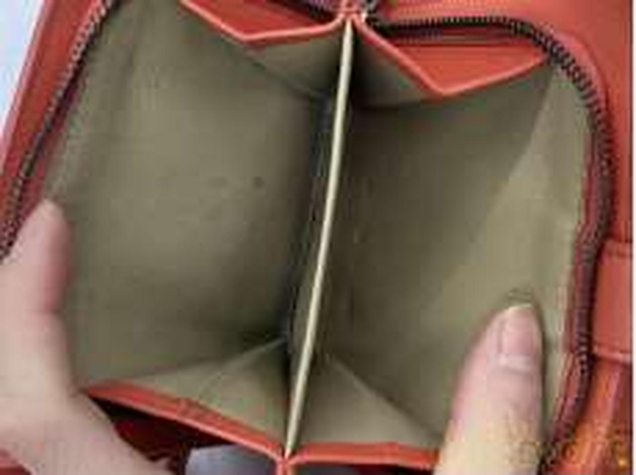 コイン入れ内に汚れがあります