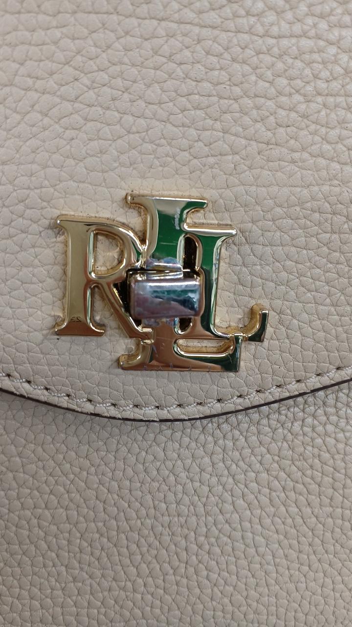 金具部分スレ目立ちます。