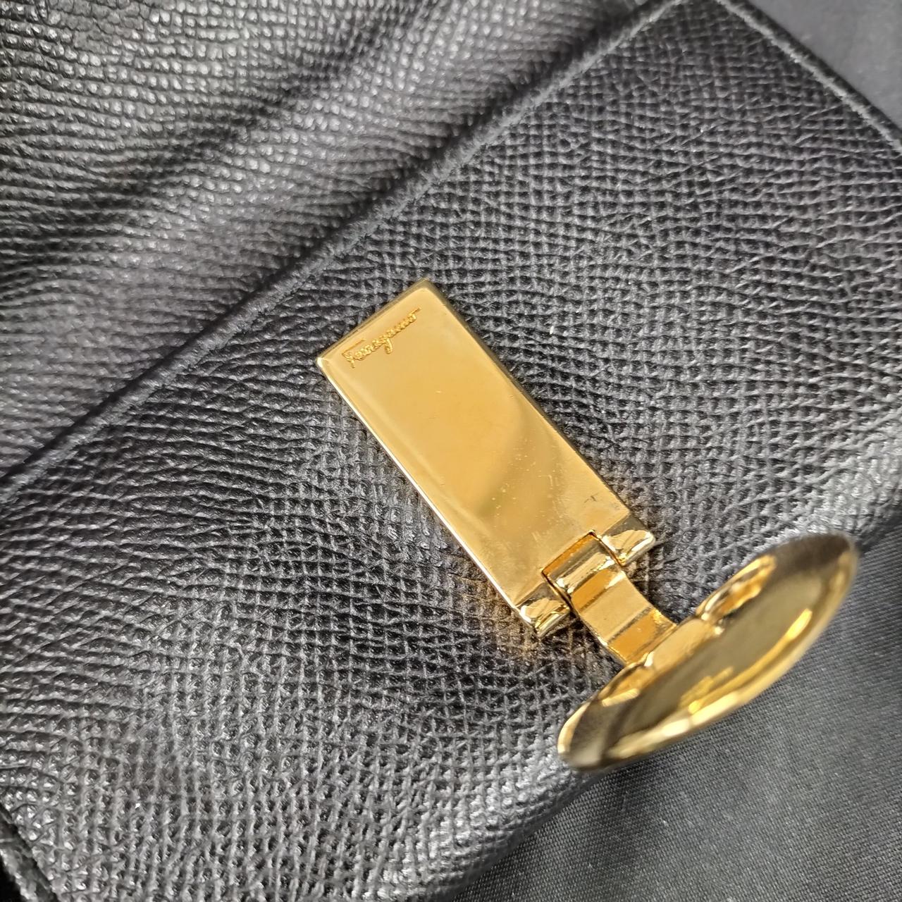 細かいキズが有ります。