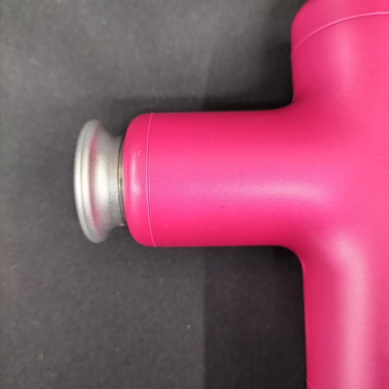 少しキズが有ります。