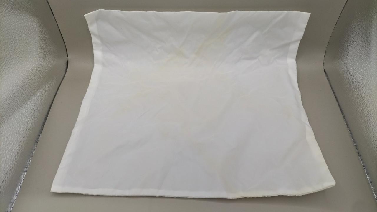 包装用の布。シミあります