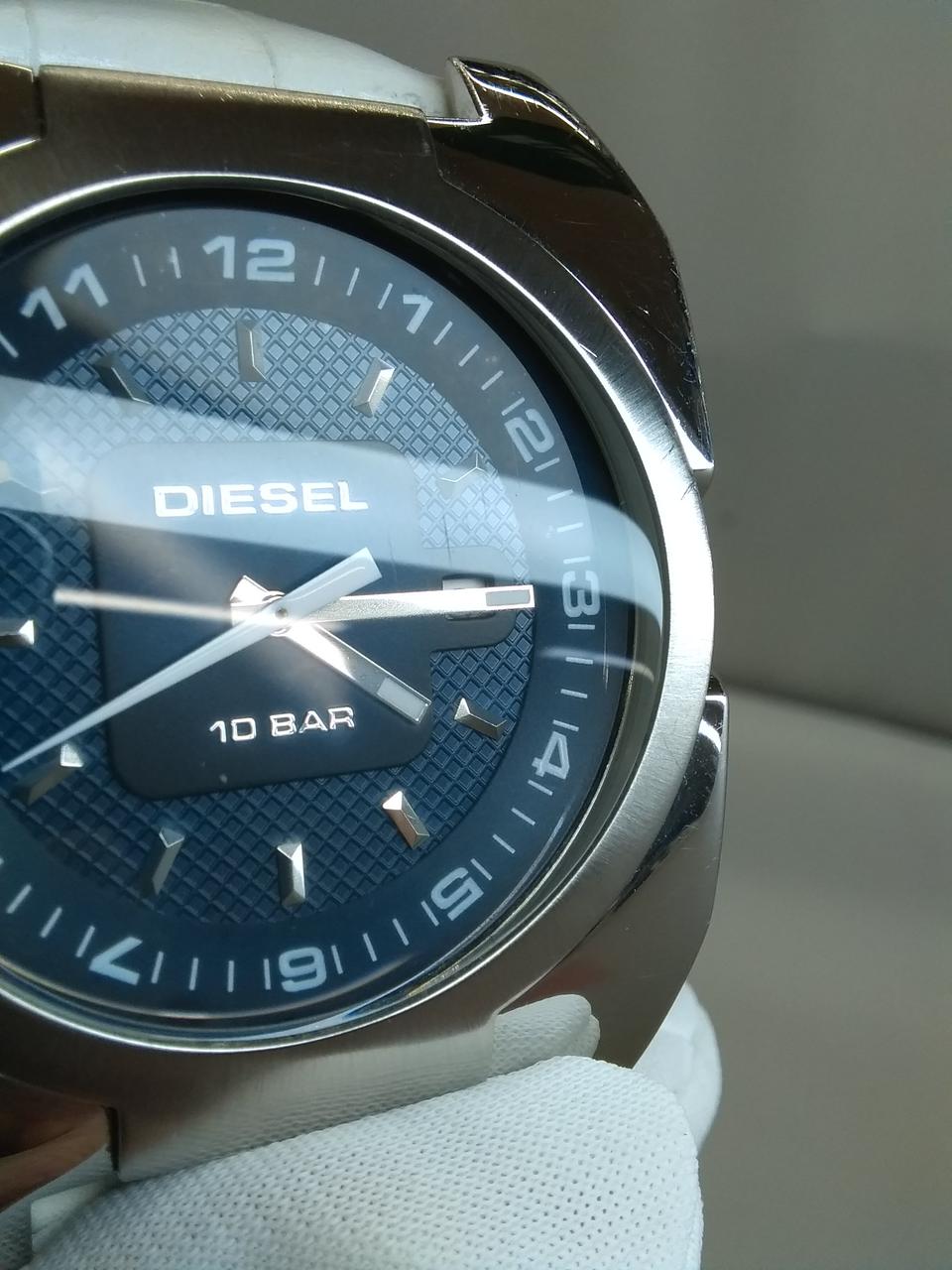 風防に傷があります。