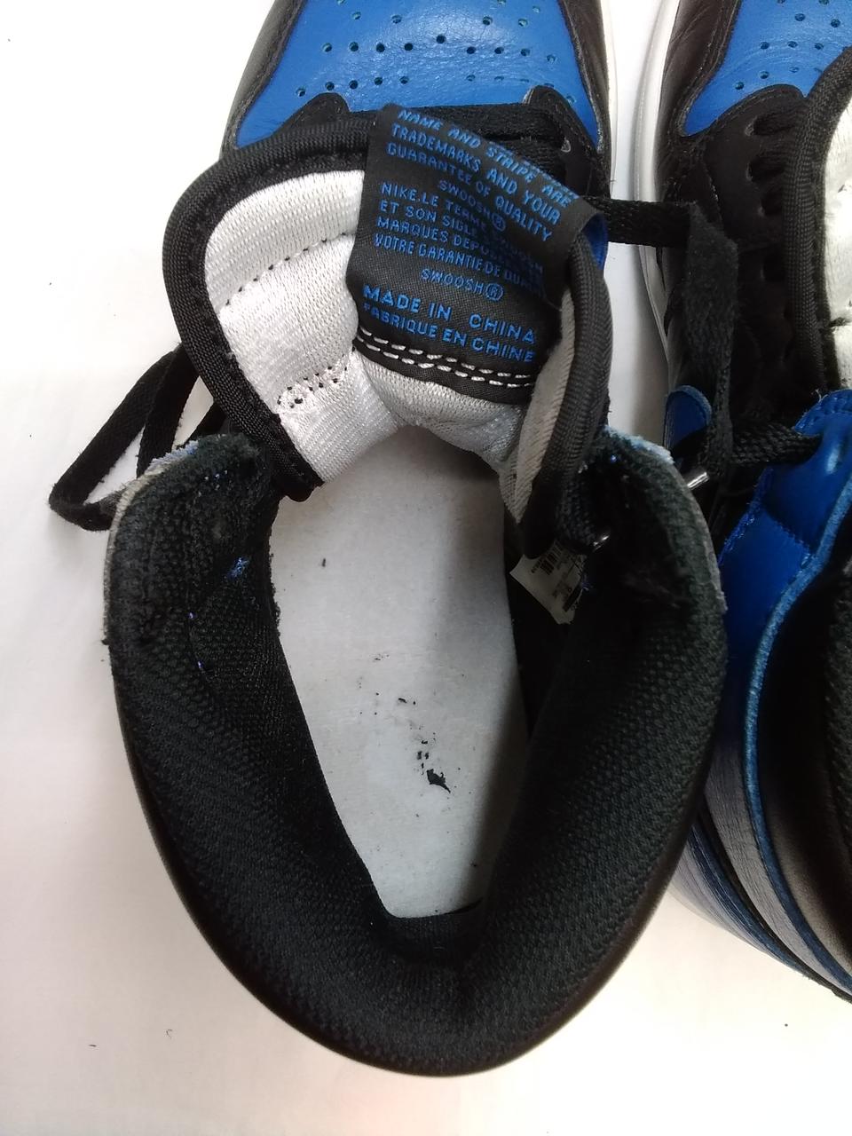 インソールロゴ剥がれあります。