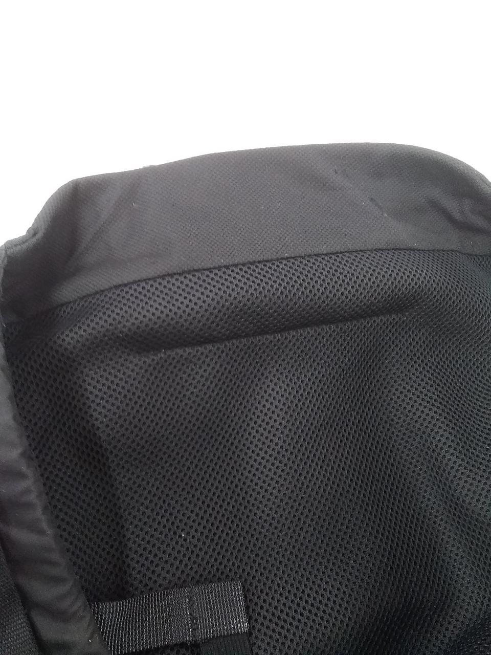 生地擦れがあります。