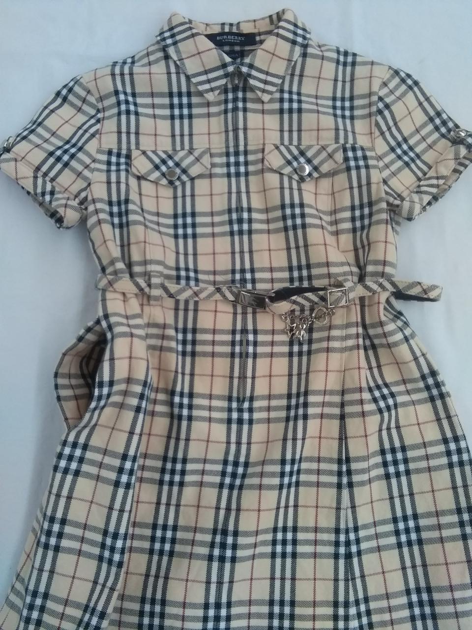 右側のみポケットがあります。