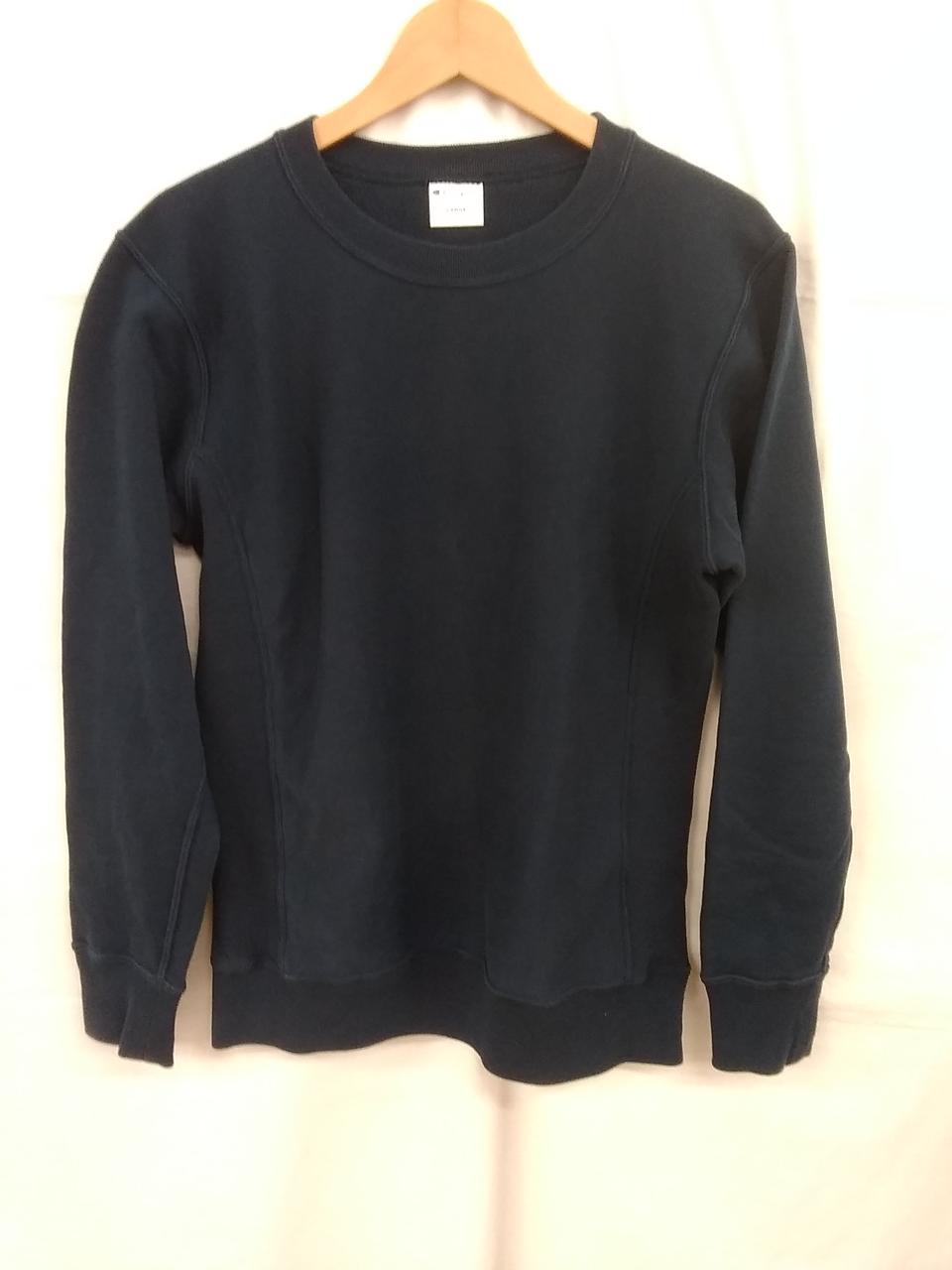 実際の色味に近いです。