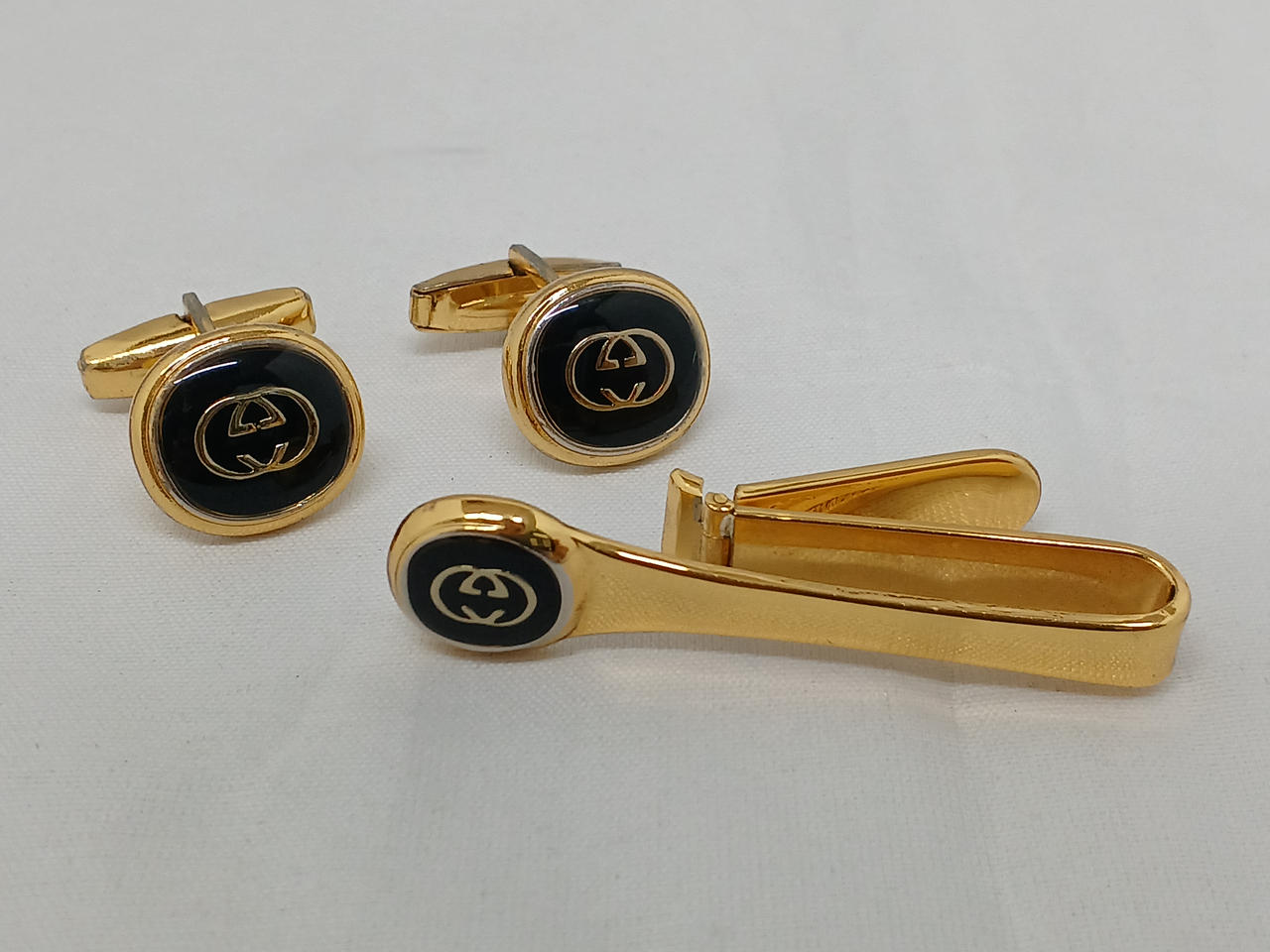 GUCCI グッチ accessory collection カフス タイピン グッチ(GUCCI)|タイピン&カフス|【ハードオフ公式通販】オフモール