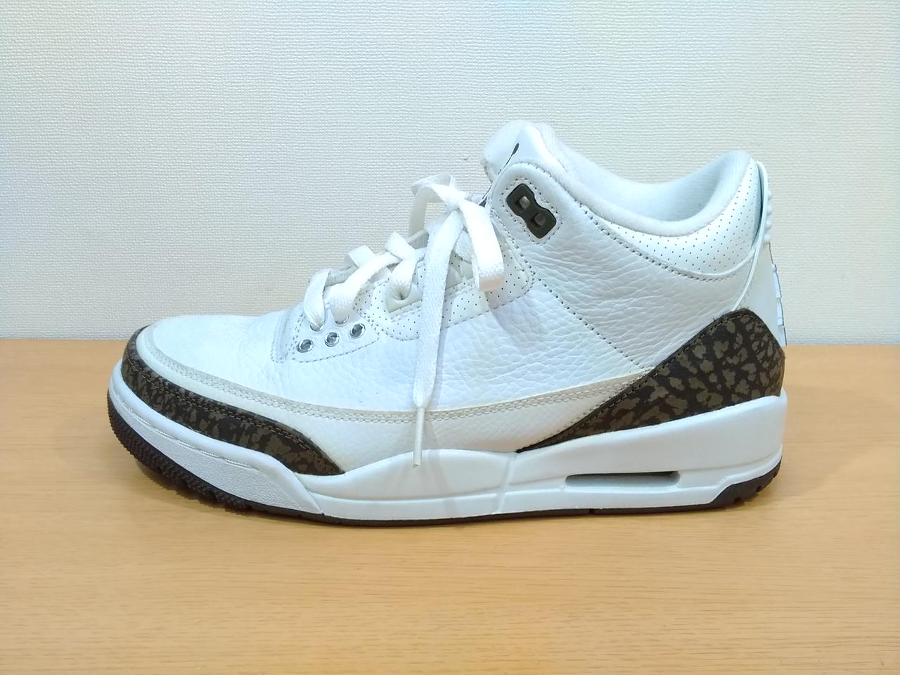 NIKE 型番：136064-122 NIKE AJ1 DARK MACHA スニーカー