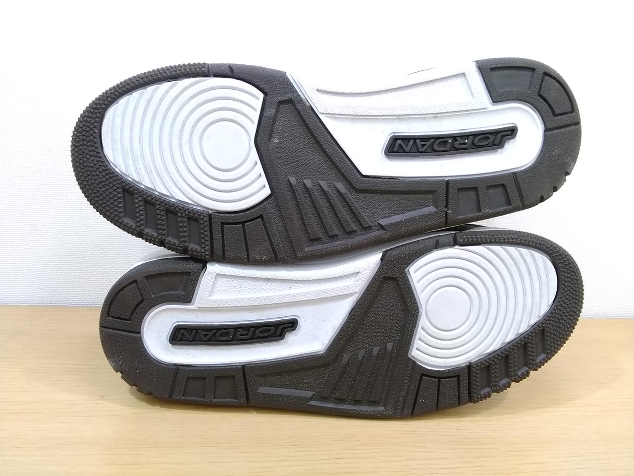 【ニューバランス】ランニングシューズ　25.5cm NIKE 型番：136064-122 NIKE AJ1 DARK MACHA スニーカー