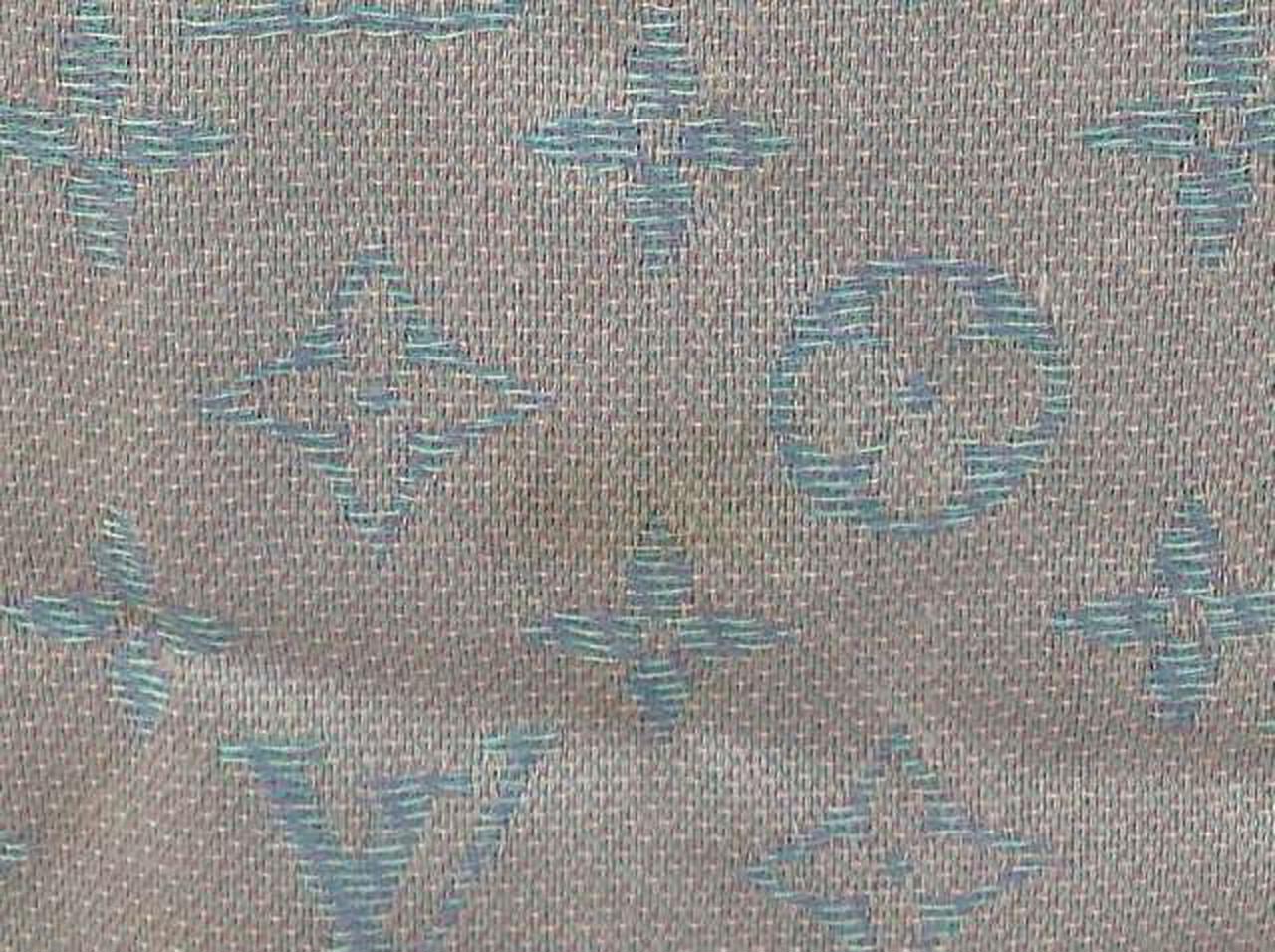 シミも数か所ございます。