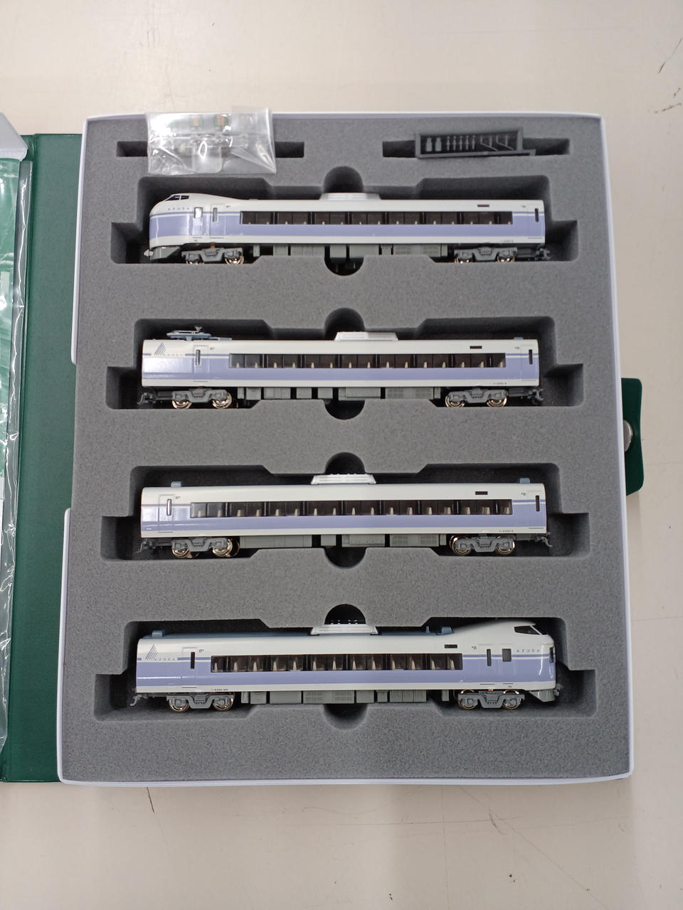 [訳あり中古][室内灯付]KATO E351系 12両セット 訳あり中古][室内灯付]KATO E351系 12両セット - メルカリ