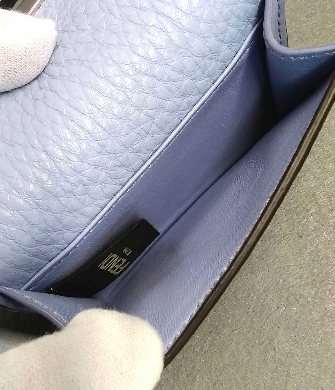 ピーカブー三つ折り財布Ω 