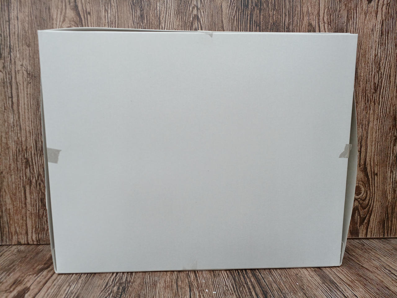 箱裏面テープ跡、歪みあり