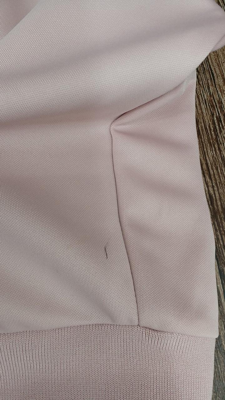 背中側右下汚れあり