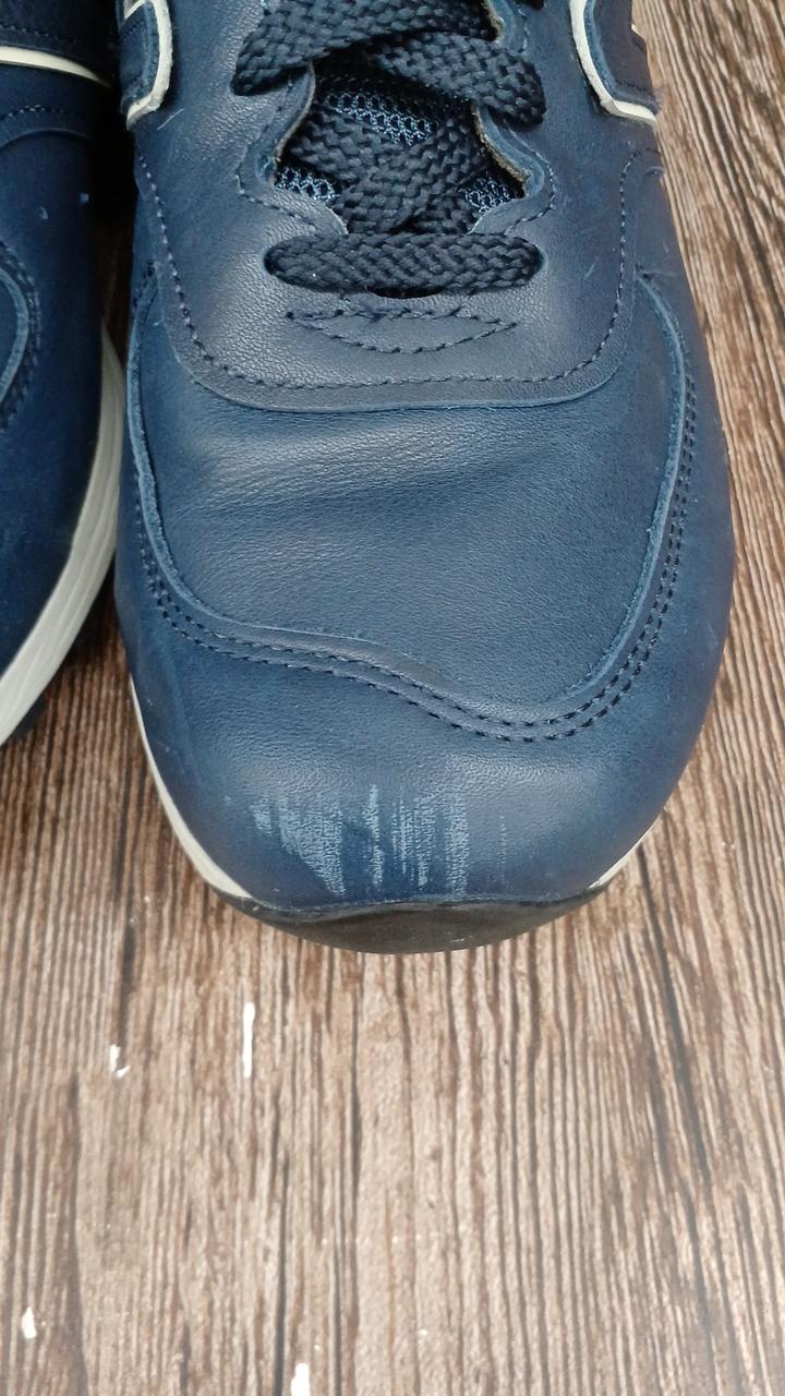 つま先キズあり