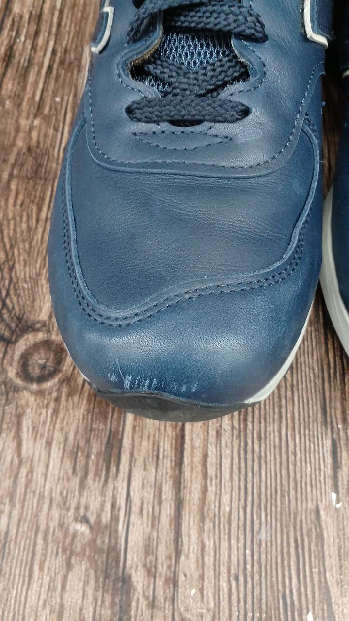 つま先キズあり