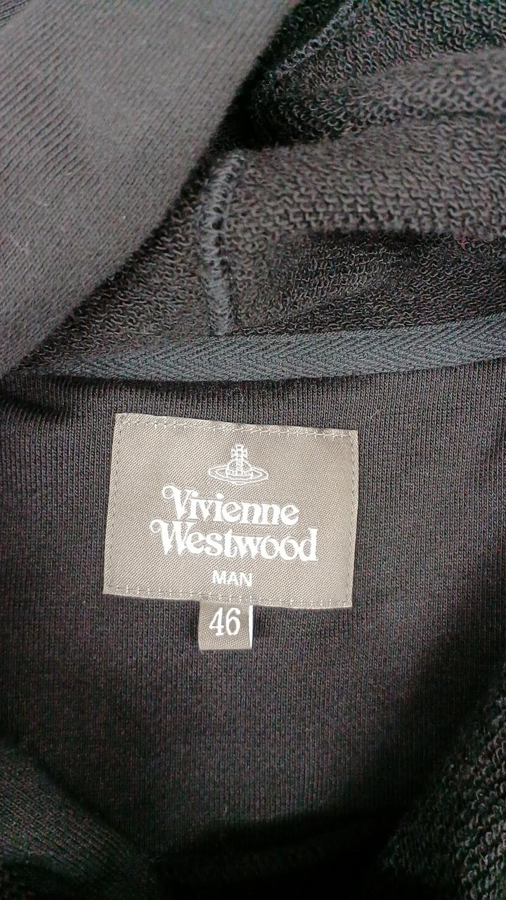 【関税込み】Vivienne Westwood オフホワイト プリント フーディ Vivienne Westwoodのオフホワイト プリント フーディがセール中