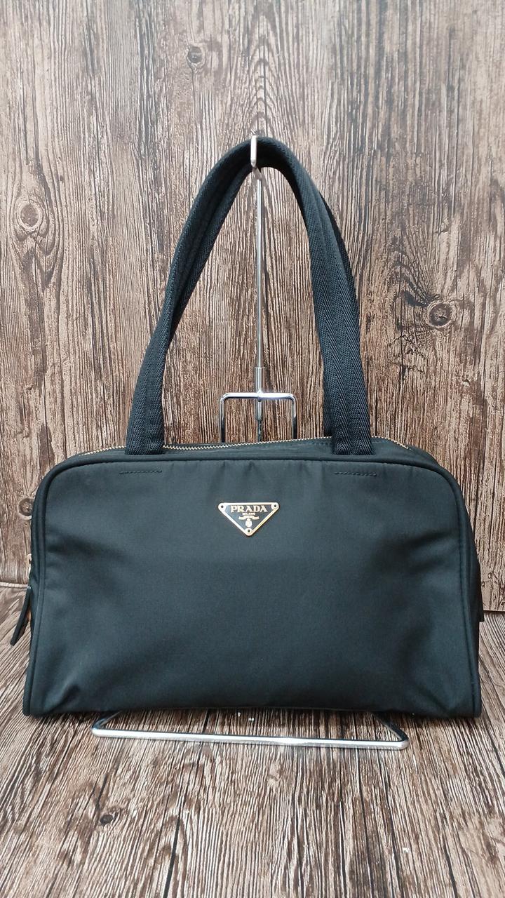 未使用に近い 極美品 PRADA フィオッコ リボン ハンドバッグ ナイロン 黒 極美品 PRADA リボン トートバッグ ハンドバッグ ブラック