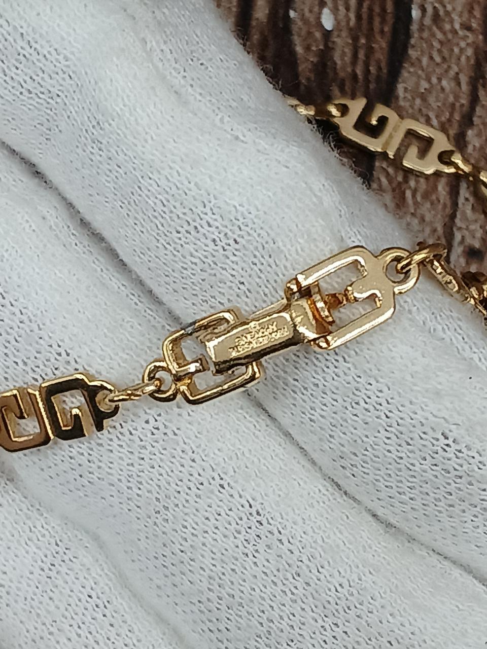 チョーカー留め具