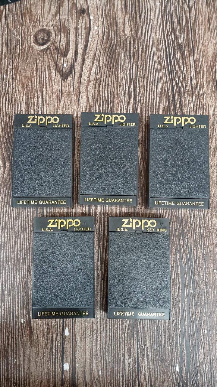 それぞれケースつき