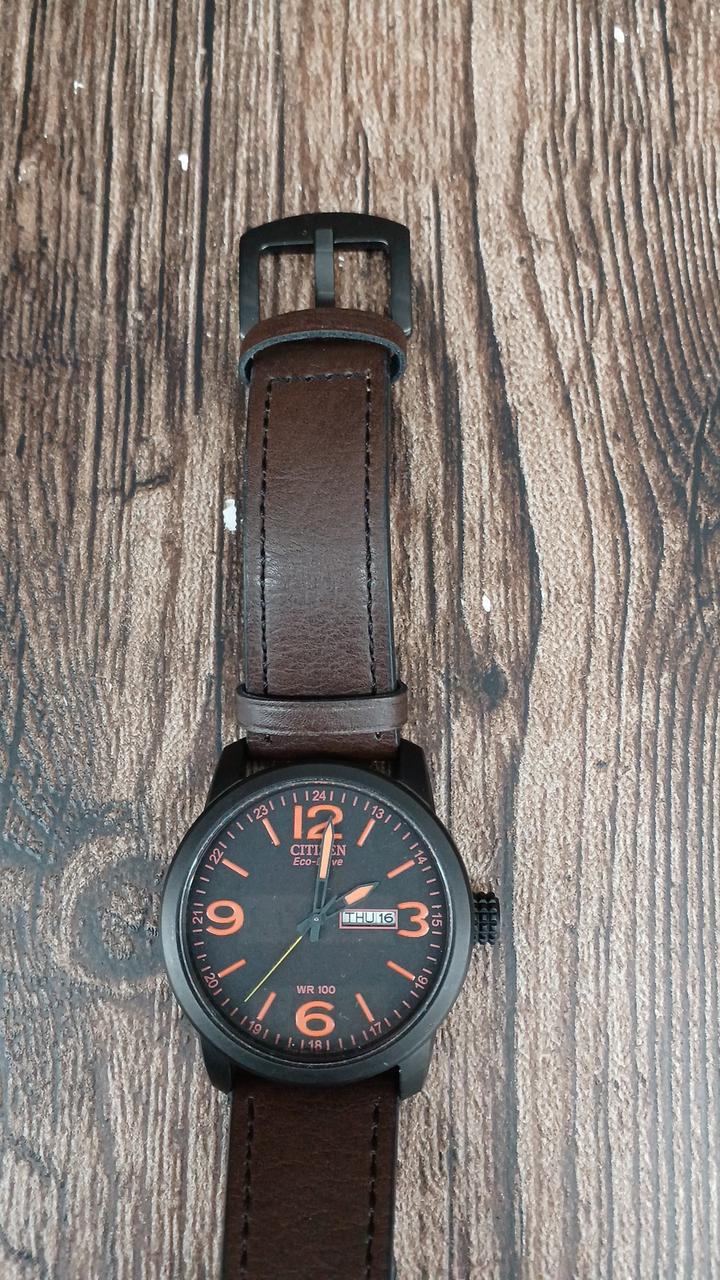 文字盤色味はこちらが一番近いです