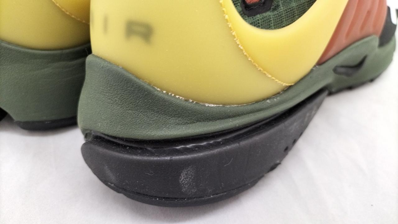 擦れたような汚れあります