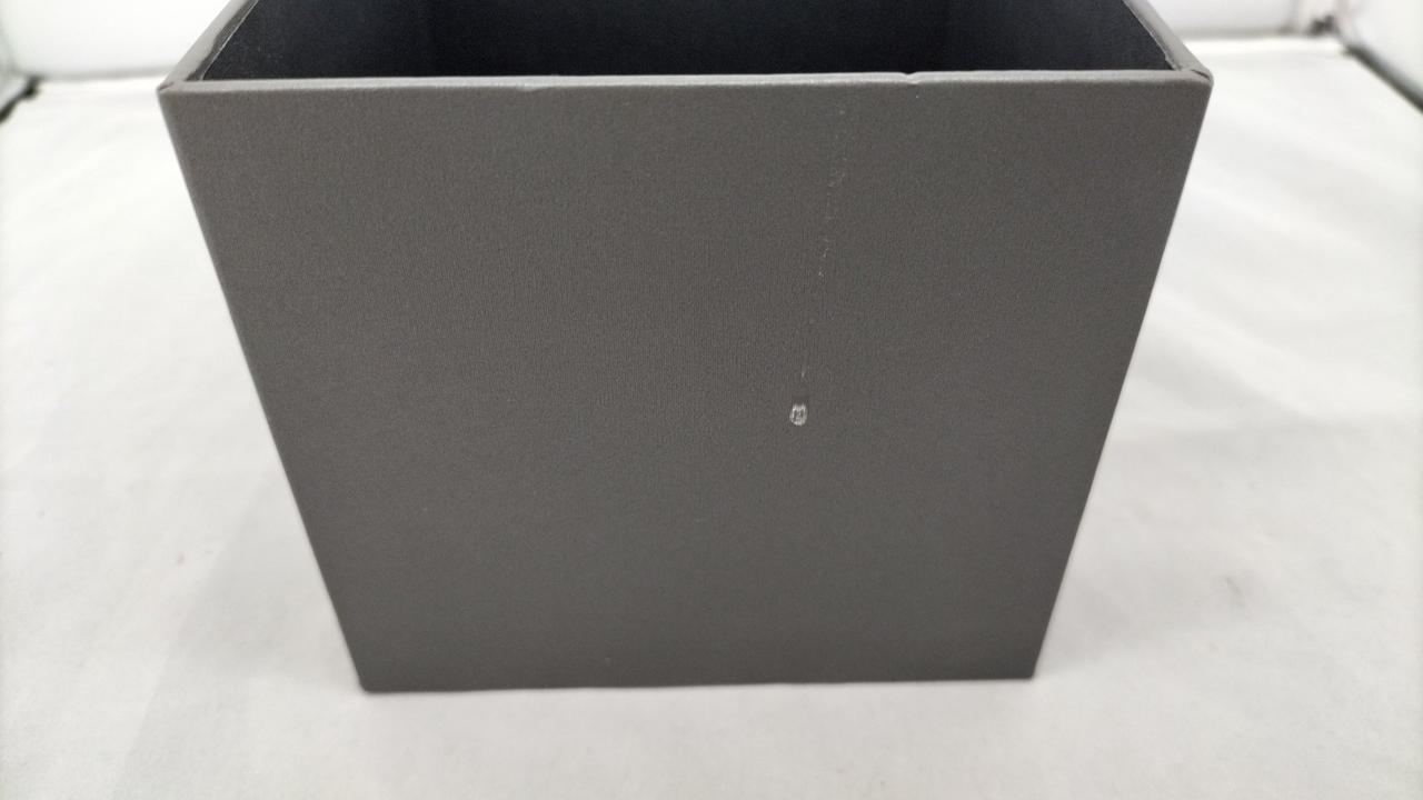 化粧箱側面キズあります。