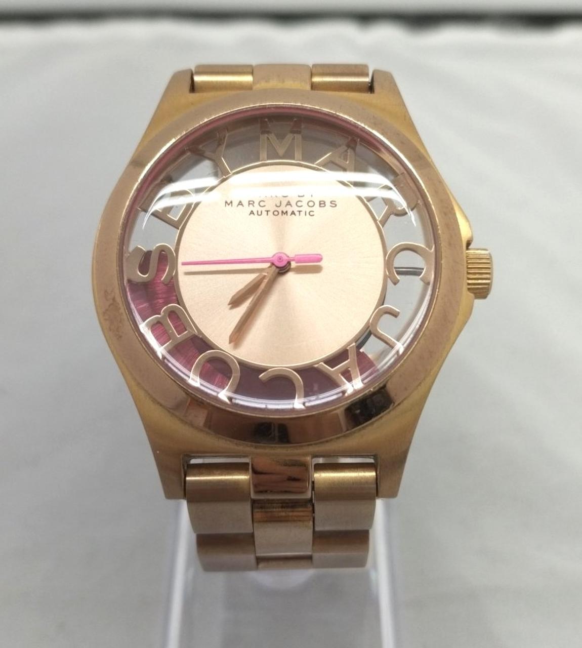 変色や色褪せ等あります。