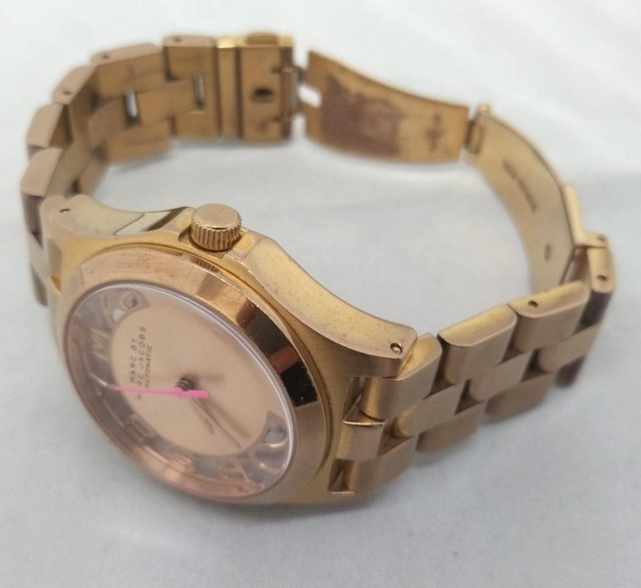 変色や色褪せあります。