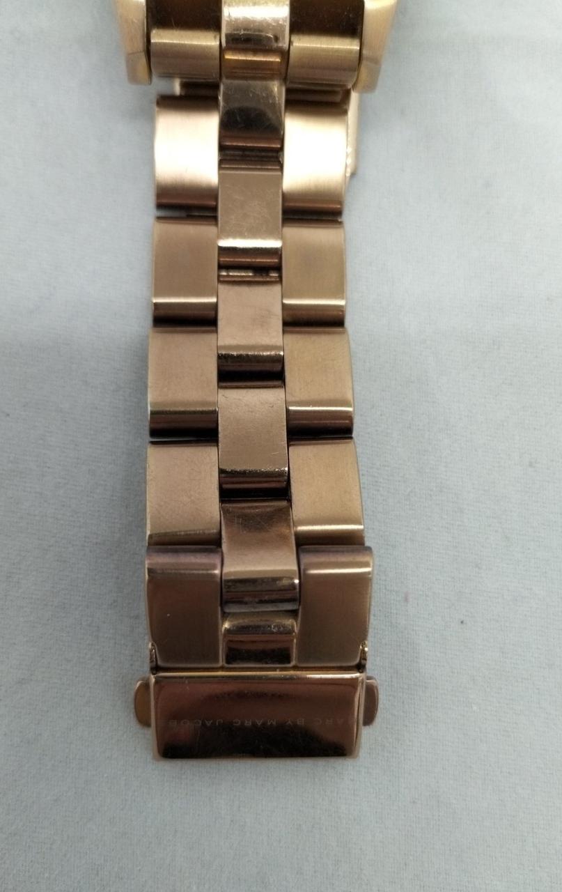 変色やキズ等あります。