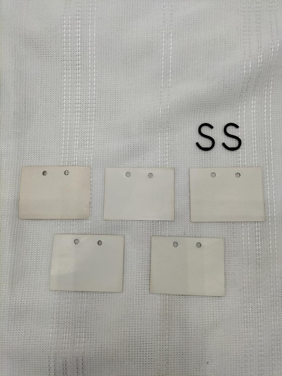 下げ札裏面は黄ばみが見られます。