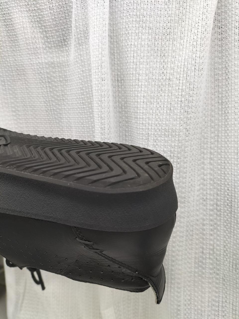 左足　ソール部分