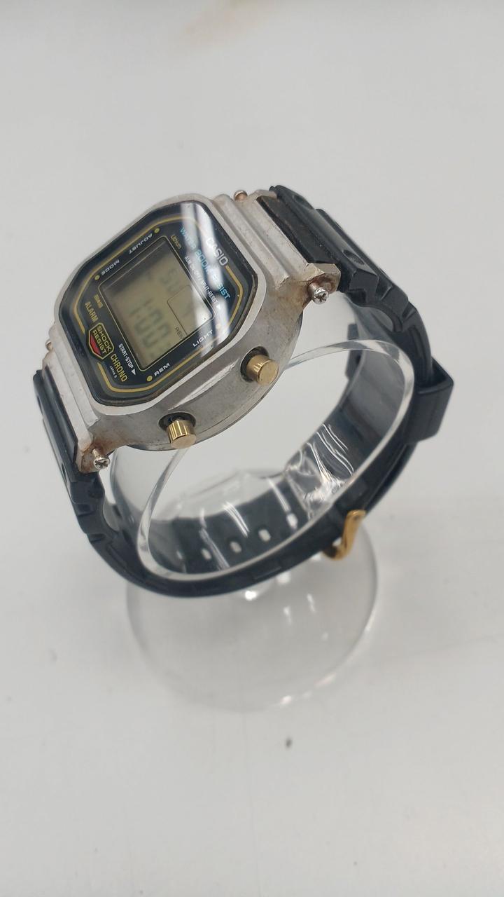 ネジ周辺はサビが見受けられます