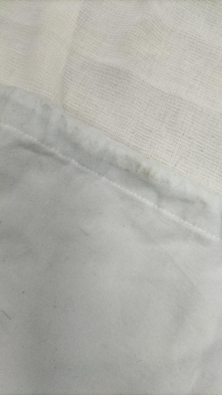 収納袋上部に汚れ見受けられます