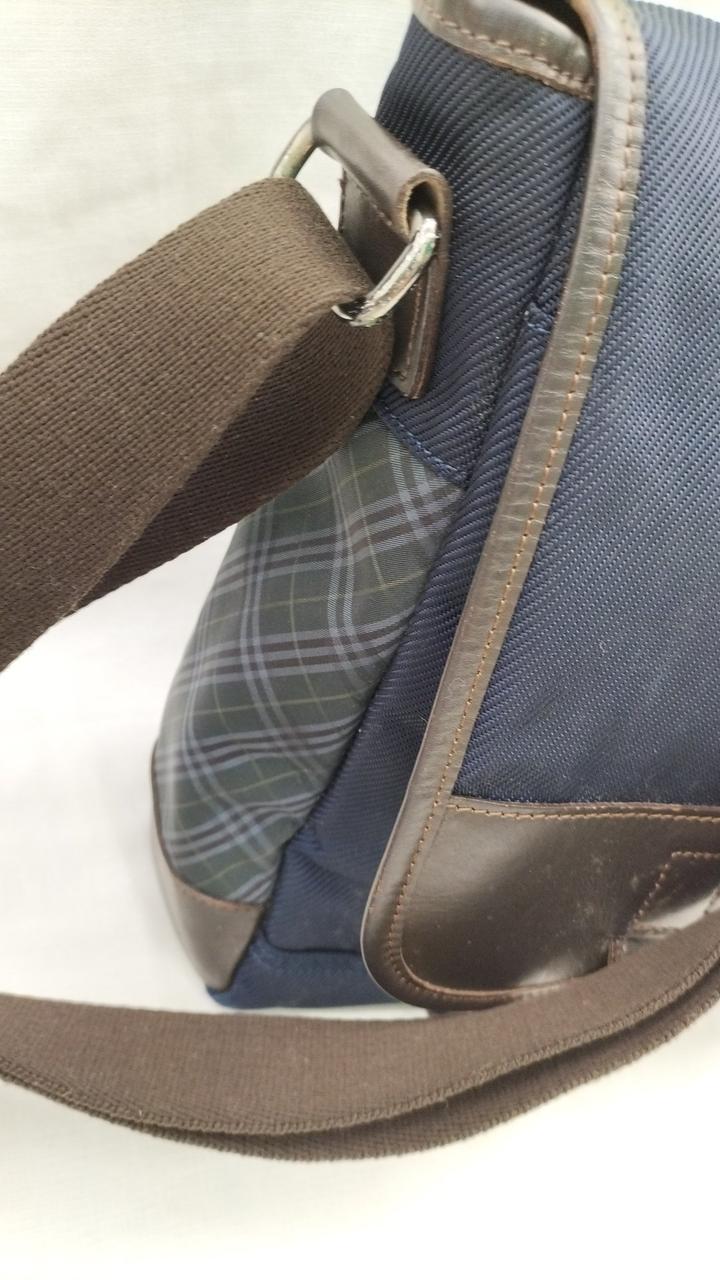 角スレ各所見受けられます。