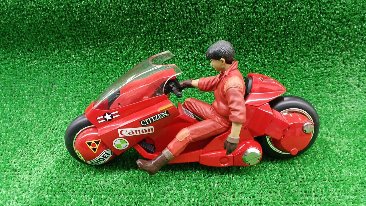 BANDAI アキラ 金田のバイク 1/35スケール　フィギュア　アニメ　バイク BANDAI アキラ 金田のバイク 1/35スケール フィギュア アニメ