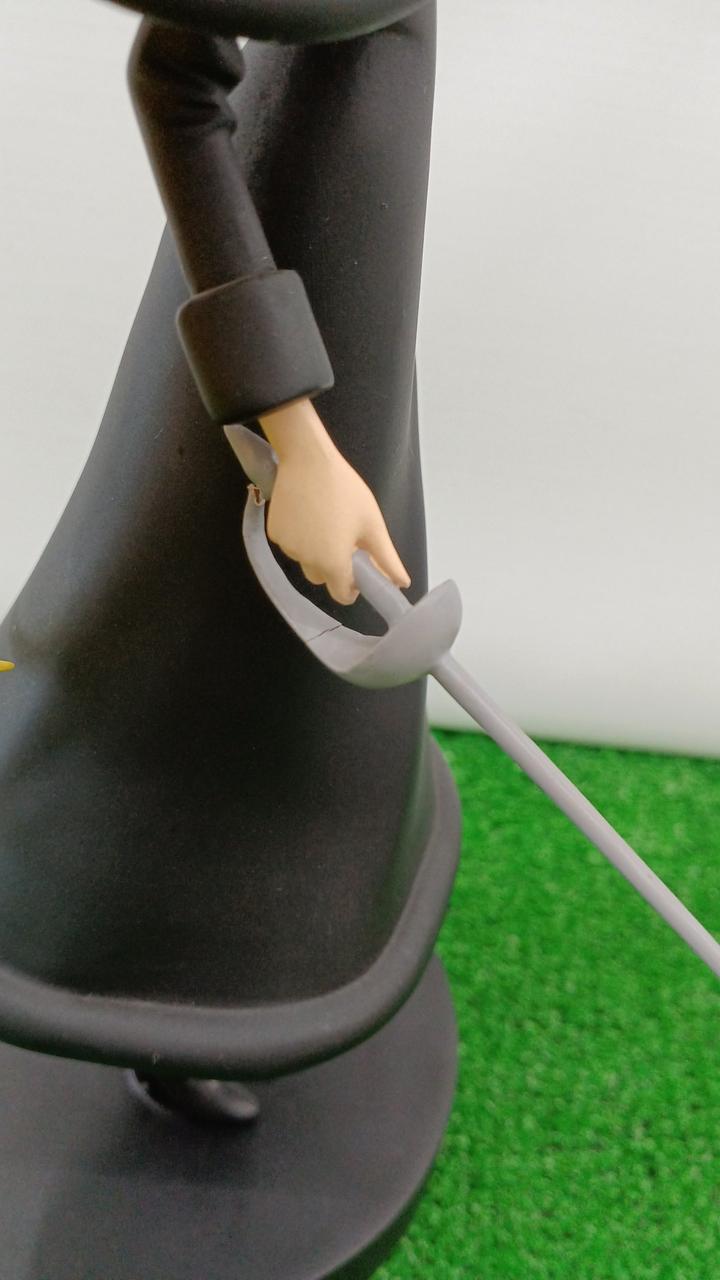 ひび、剥がれあります。