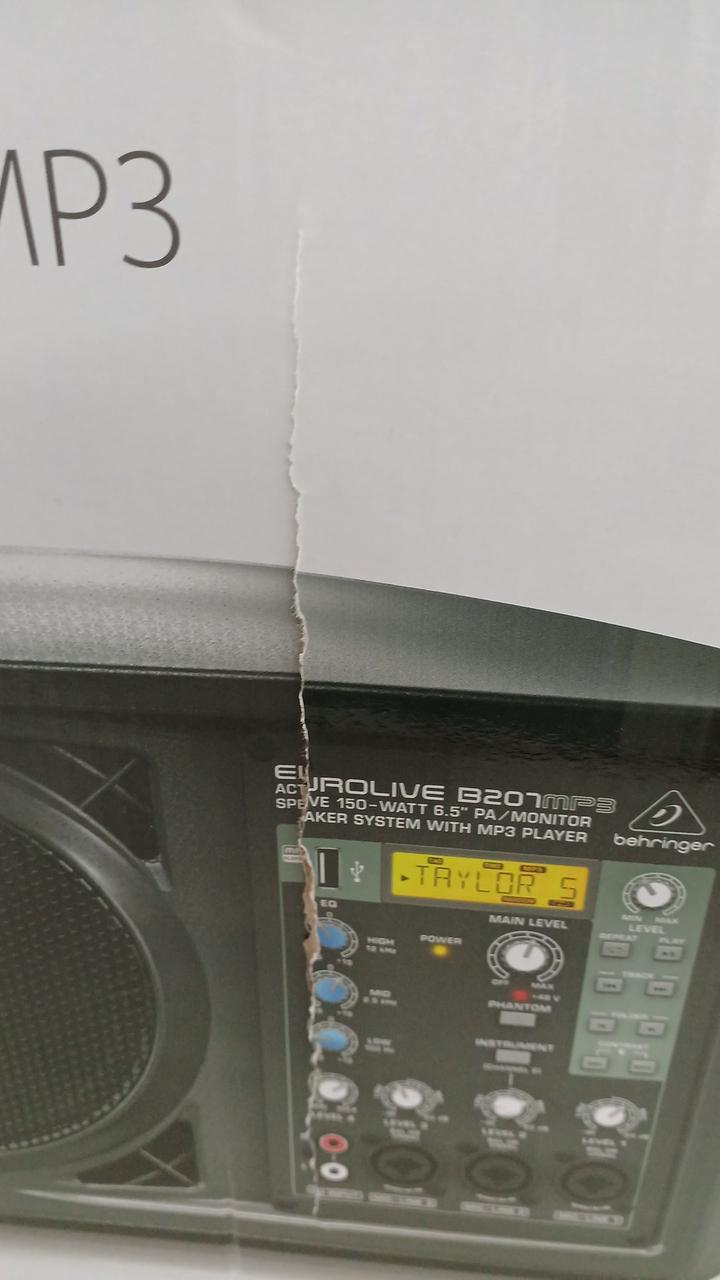 外箱に破れあります