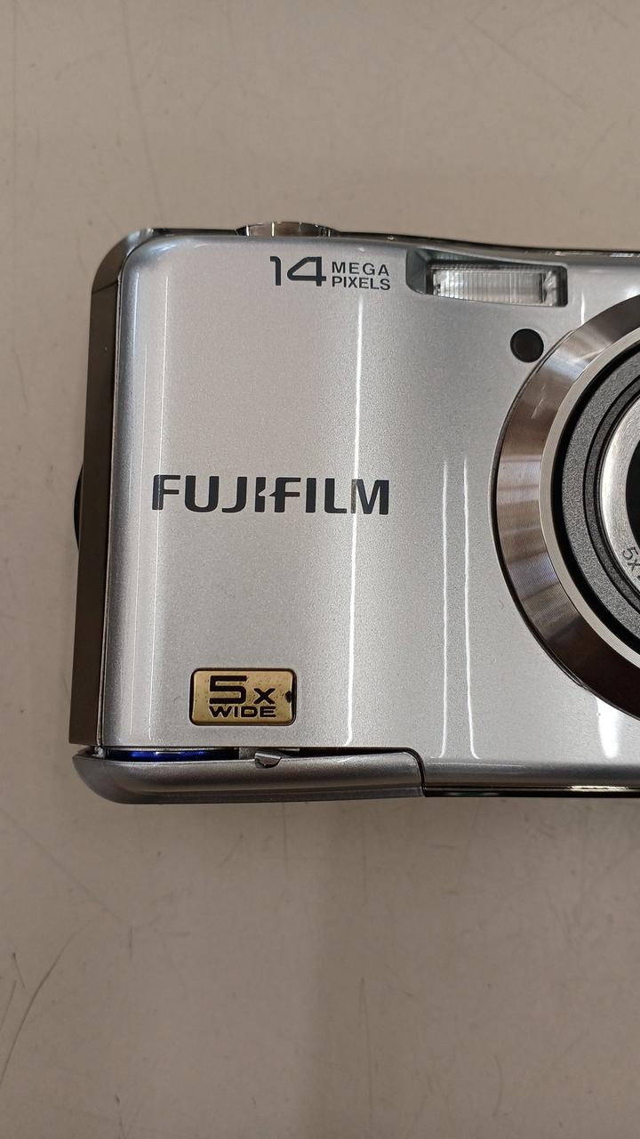 電池カバーに隙間ができます