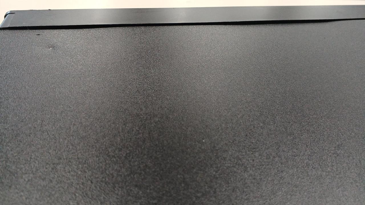 キズ、凹みあり