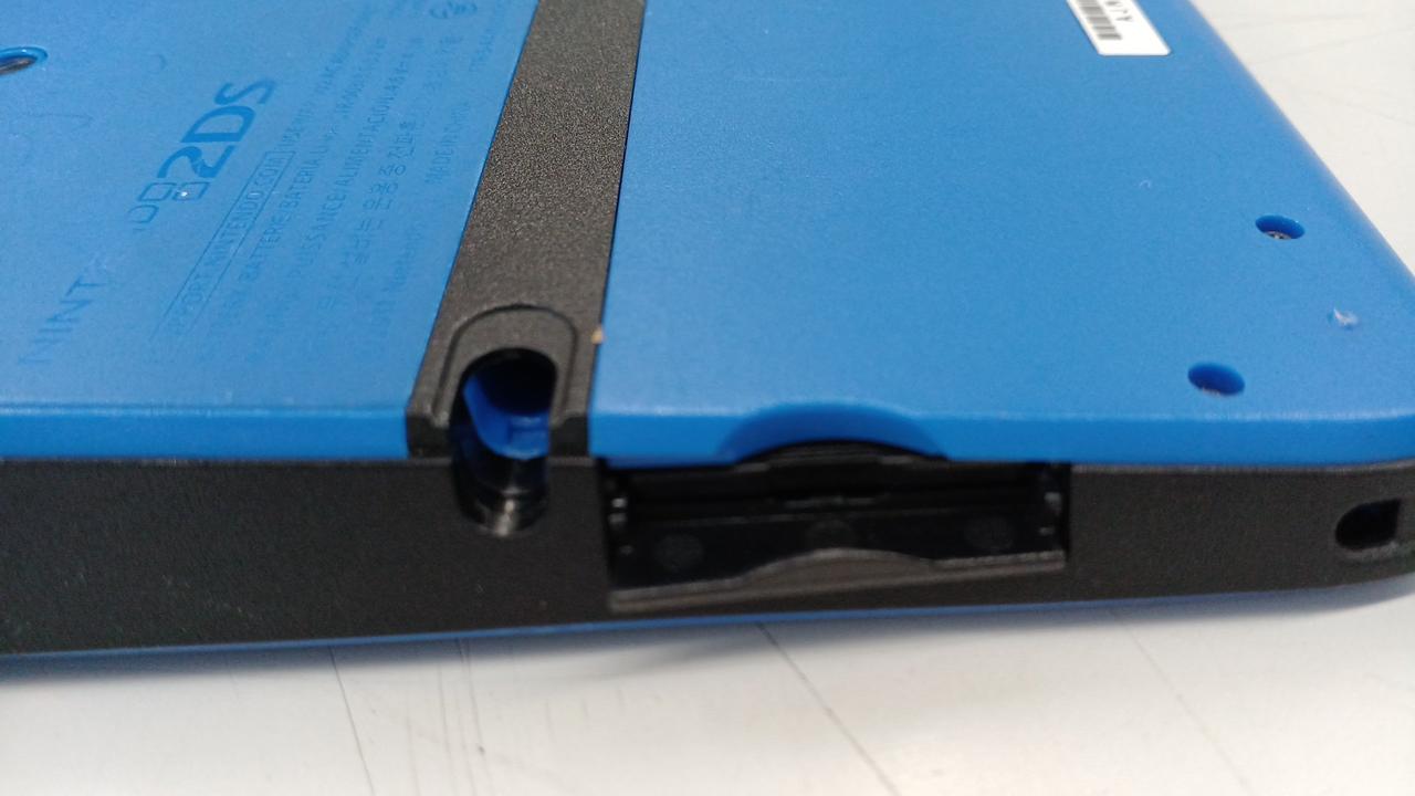 タッチペン、SDカードなし