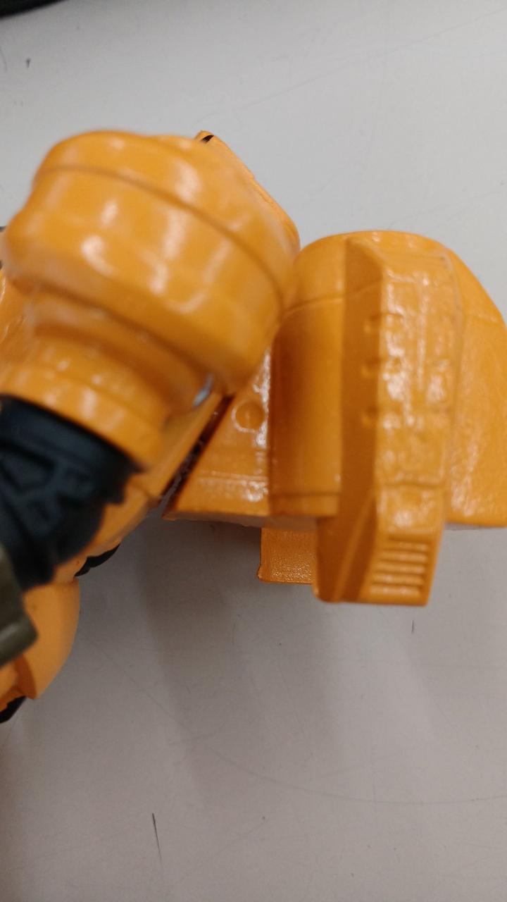 背面しっかり付いてません