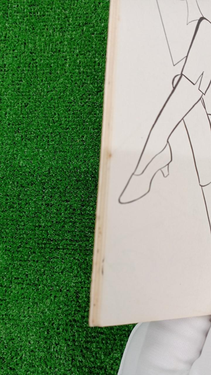 経年によるシミ跡あります