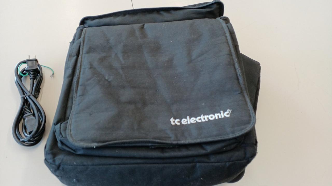 付属品　ケース破れあります