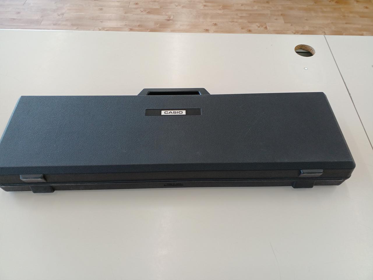 外ケースに緩衝材を巻いての発送します