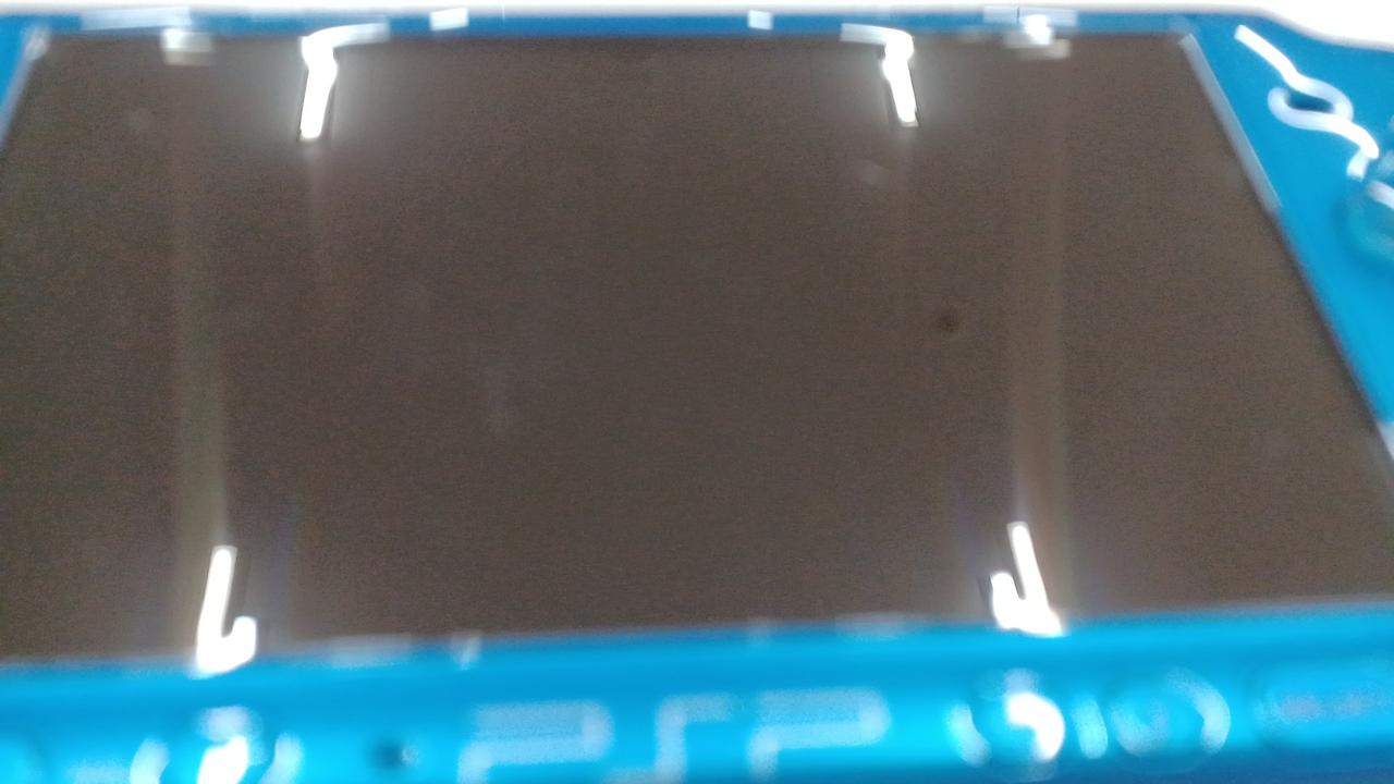 画面に細かいキズ多数あります