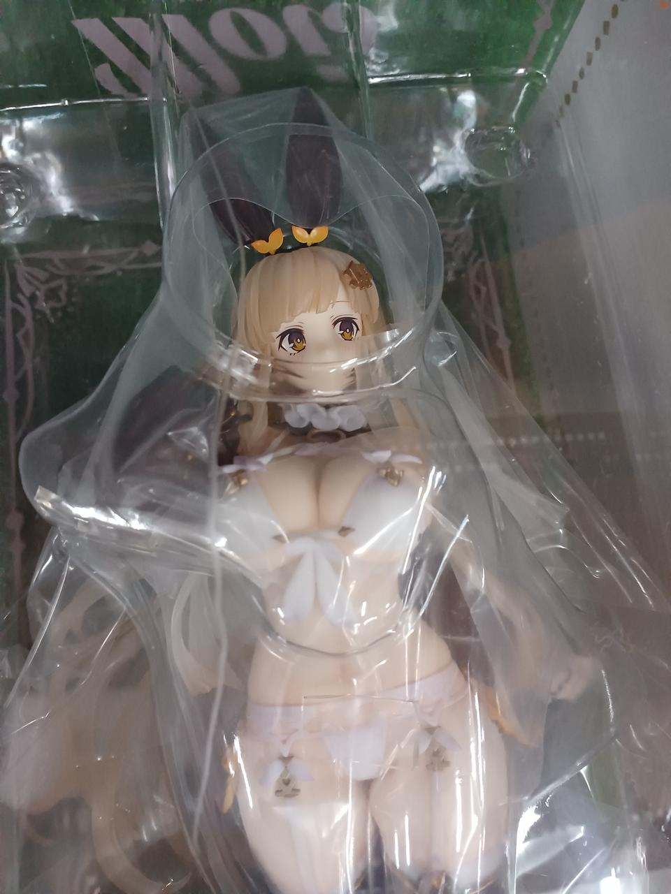 箱正面キズあり
